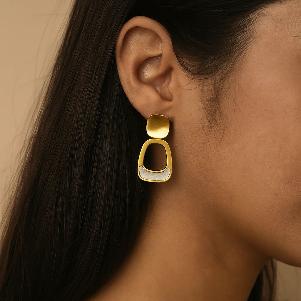 Golden Chic Contour Drops